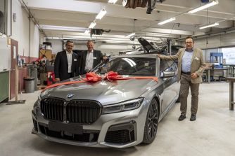 v.l.n.r.: Simon Figini (Stv. Direktor GBC), Stefan Eisenring (Direktor ibW) und Stefan Sterchi (BMW Schweiz AG)