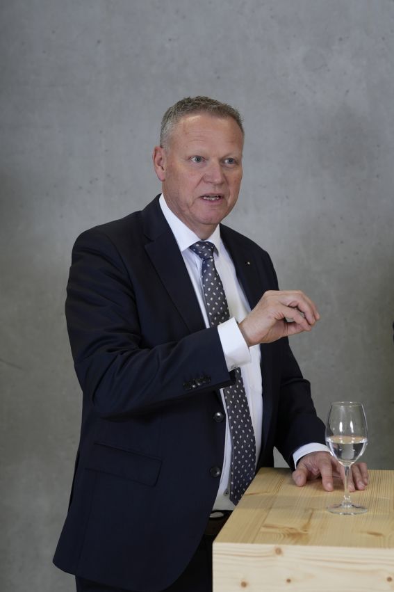 Stefan Eisenring, Direktor
