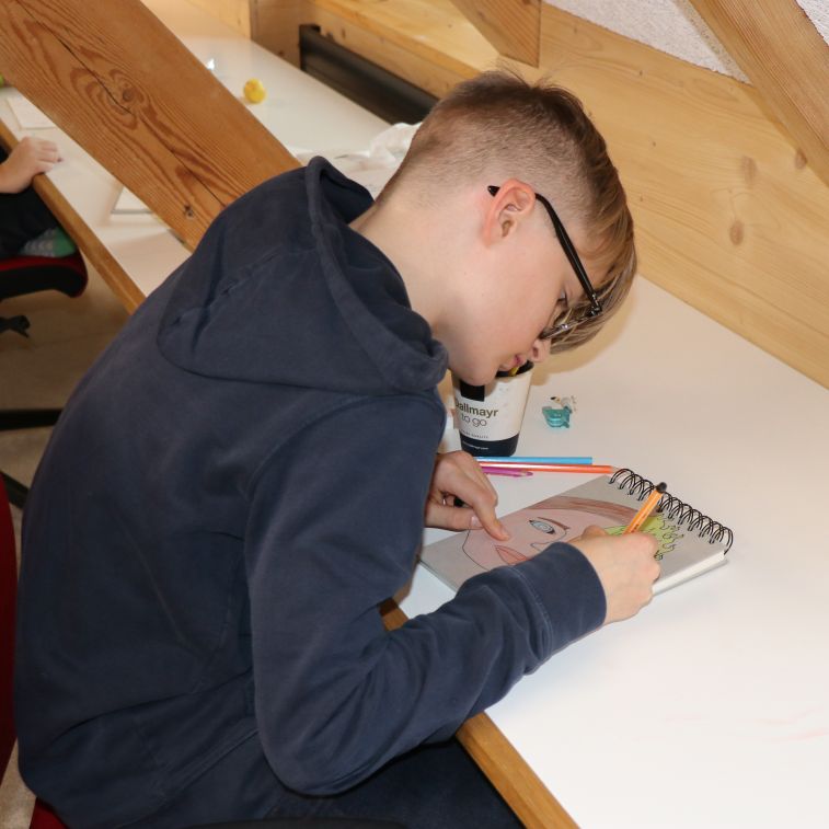 ibW Höhere Fachschule Südostschweiz, Juniors Academy - Free Sketching