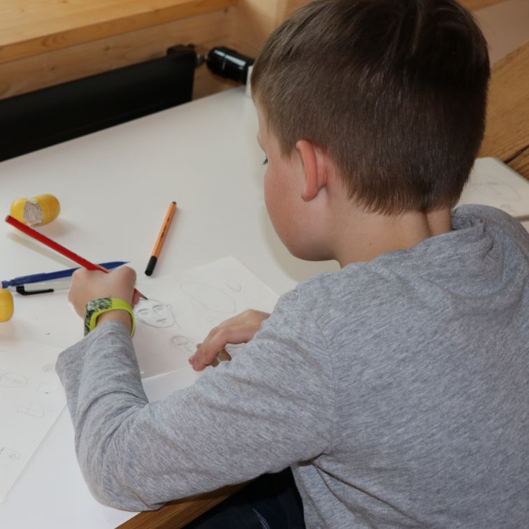 ibW Höhere Fachschule Südostschweiz, Juniors Academy - Free Sketching